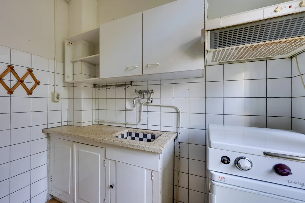 Köök - Charming Two-Bedroom Apartment with Balconies in Amsterdam