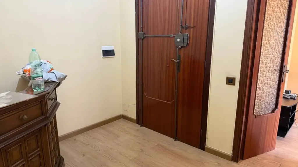 hallway_entrance