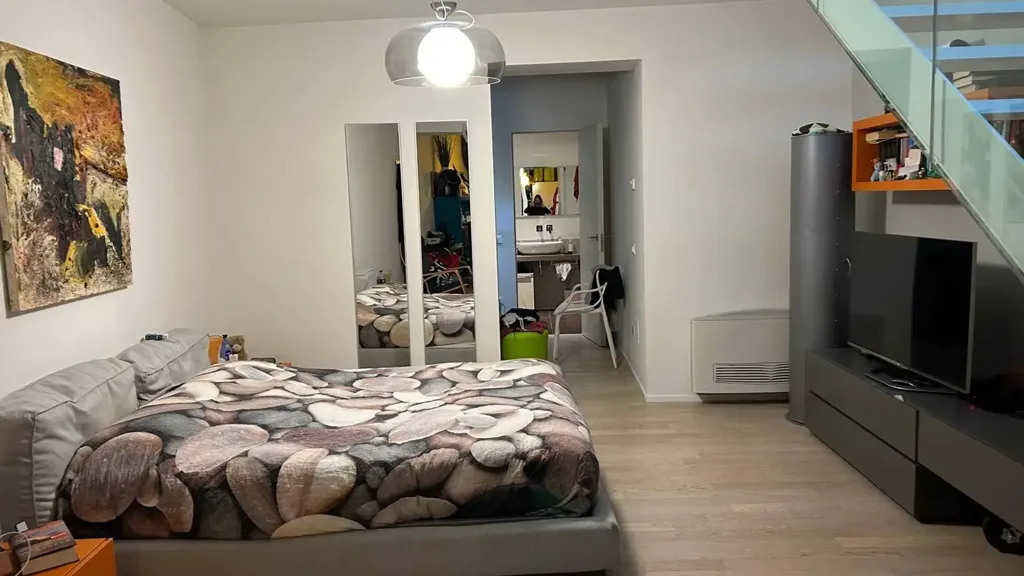 Chambres - Loft Apartment with Large Windows in Mantova Centre