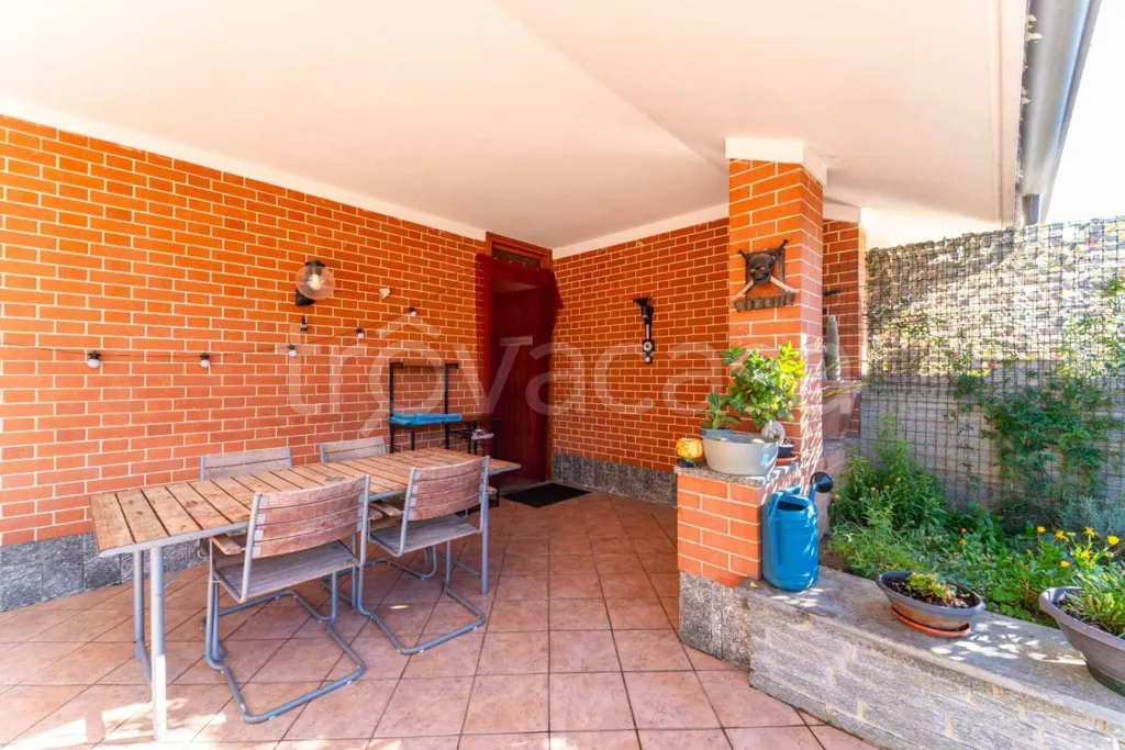 Terrace - Elegant Villa with Private Garden in Chieri
