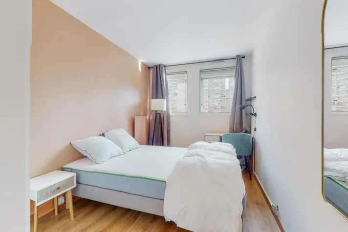 Private Room with Shared Facilities in Nanterre