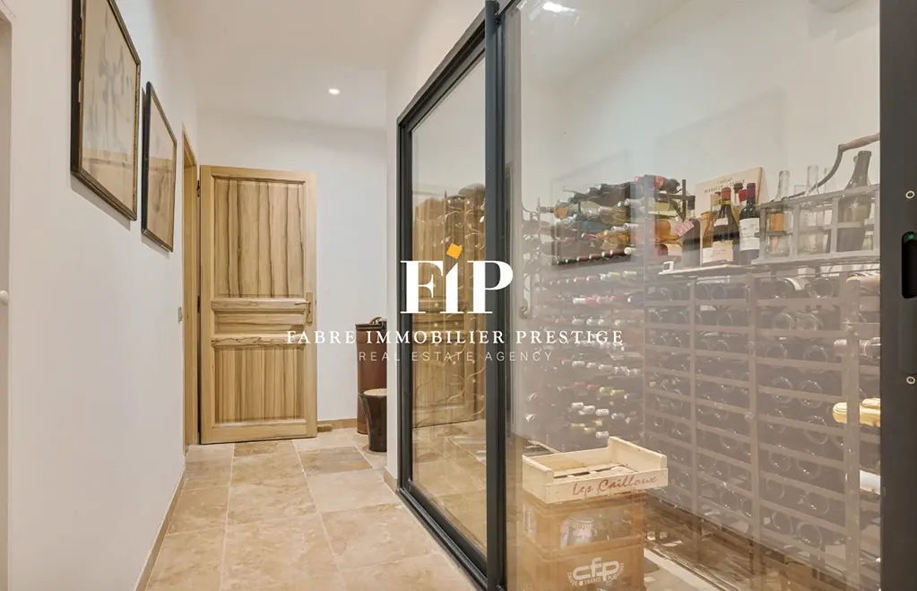 Toad - Luxurious Estate with Pools in Eygalières