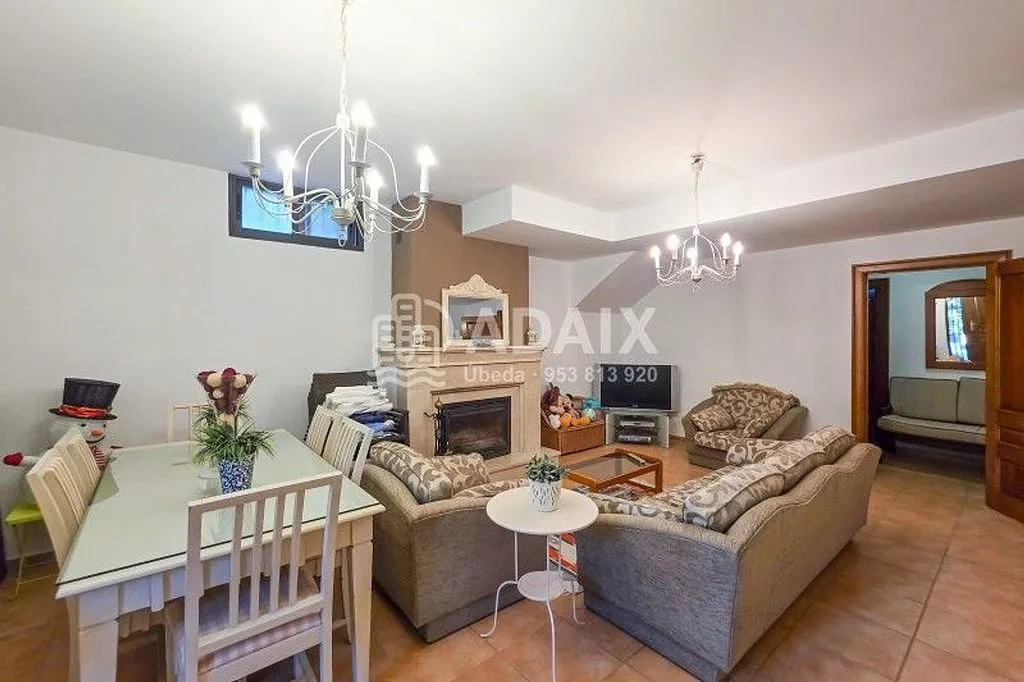 Living Room - Chalet with Pool in Baeza, Jaén