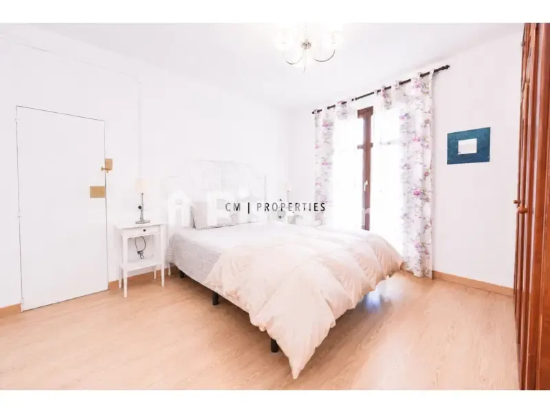 Chambres - Apartment with Balcony in Valencia's El Carmen