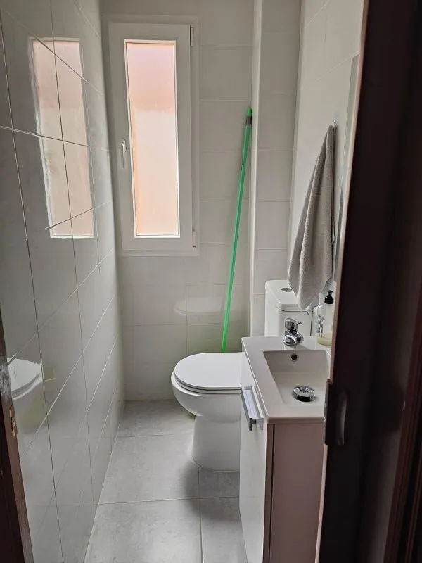 Salles de bain - Partially Renovated Flat with Terrace in Corral de Almaguer