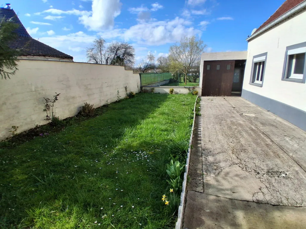 Jardin - Longère Charmante avec Dépendance à Neuvilly