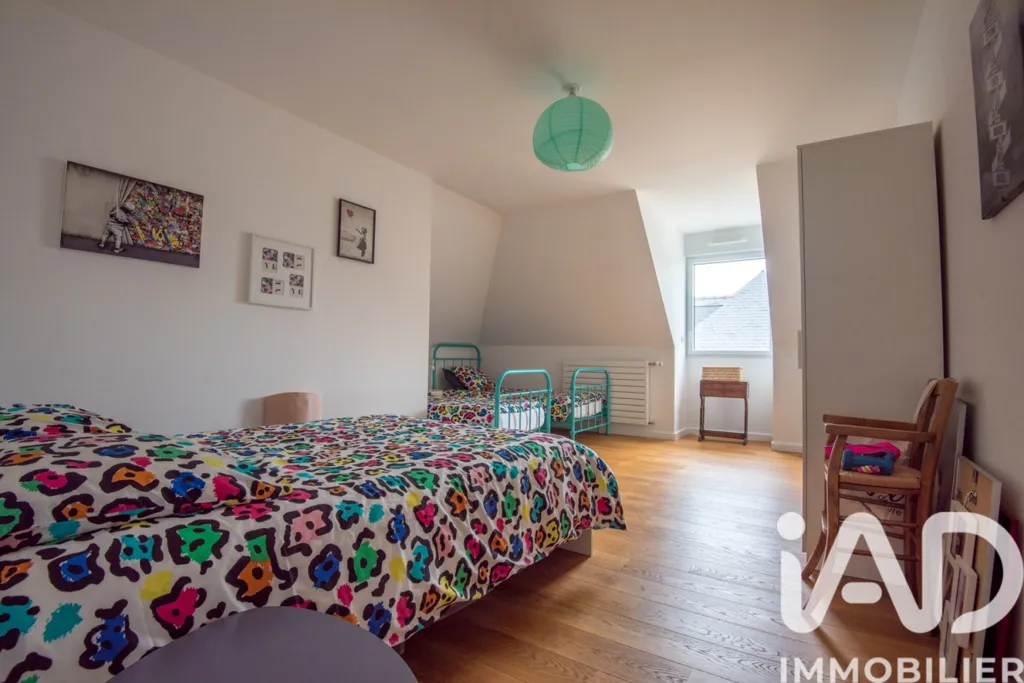 Bedrooms - 6-Piece Apartment with Terraces in Rue des Arènes