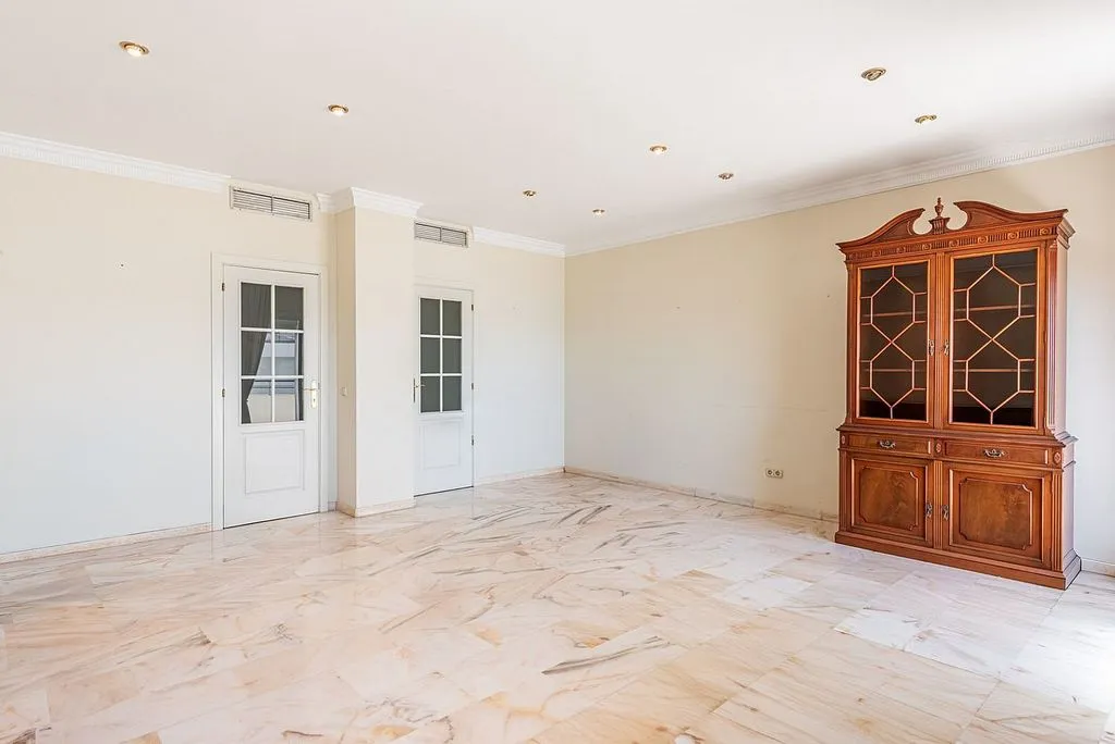 Séjour - Apartment with Sea Views on Estepona Promenade