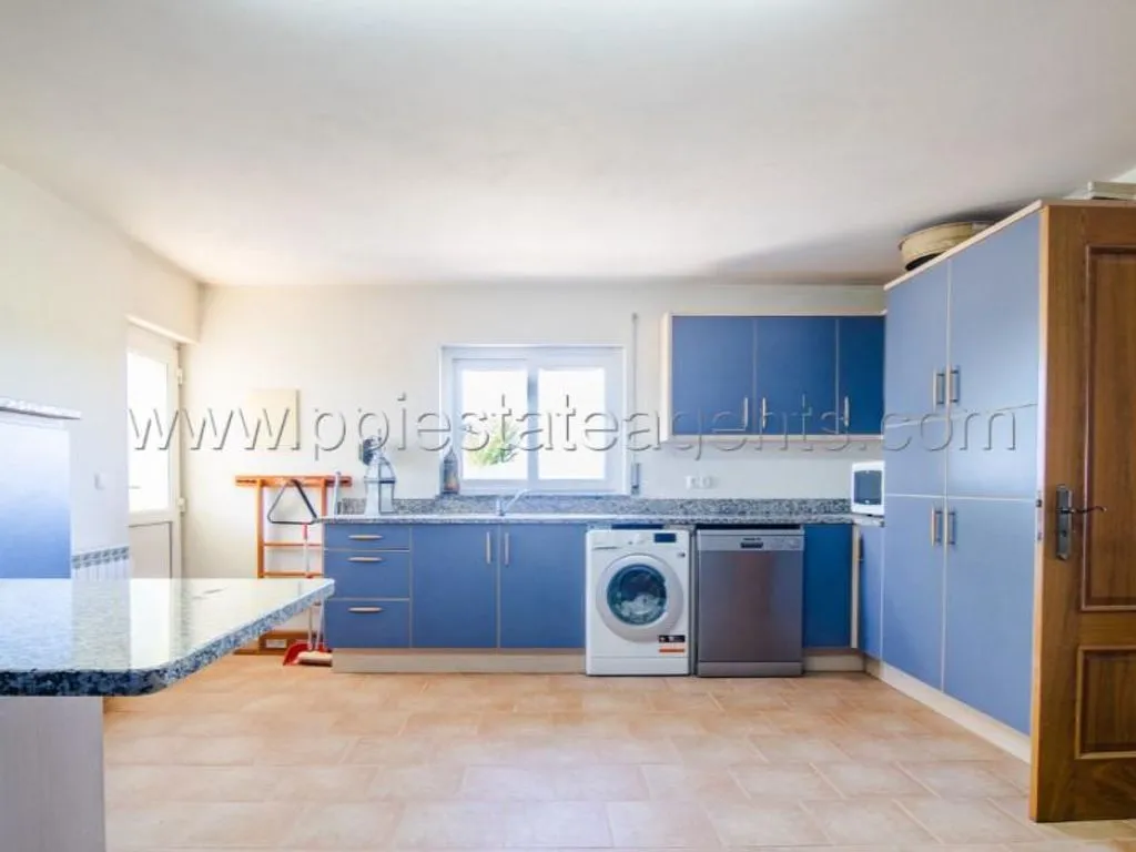 Kitchen - Luxury Villa with Pool in Lagos Countryside