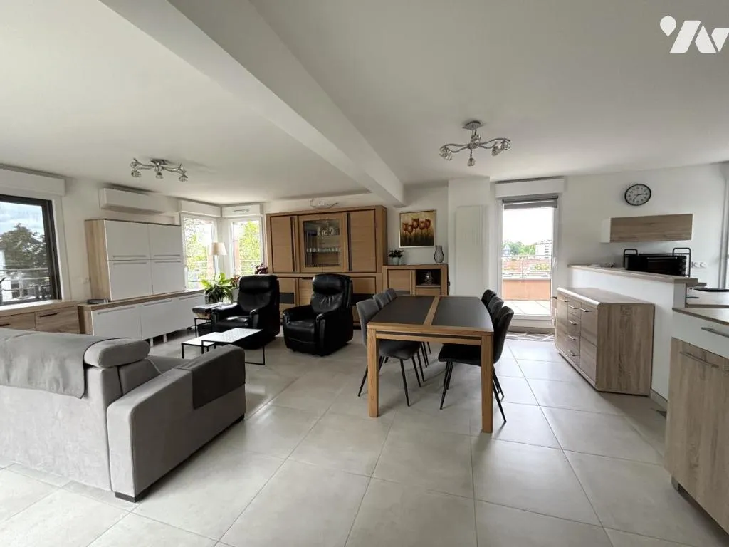 Söögituba - Apartment with Large Terrace in Cormontreuil