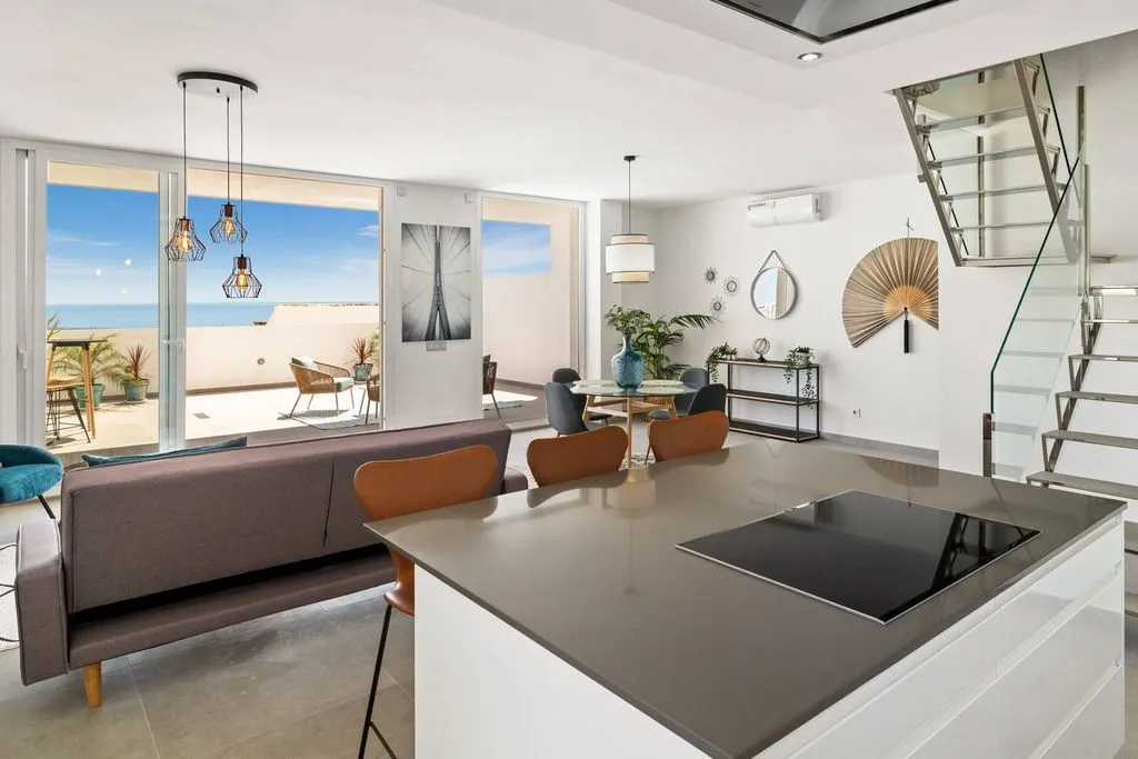 Elutuba - 3-Bedroom Penthouses with Sea View in Marbella