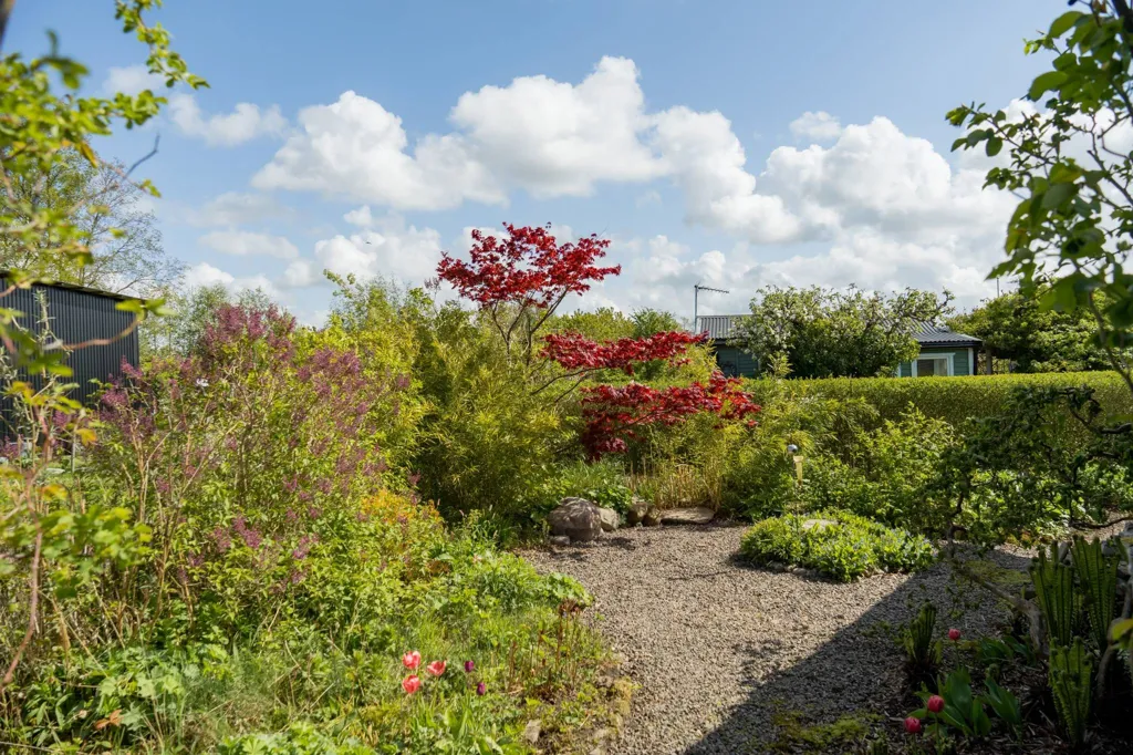 Aed - Charming Cottage with Garden in Senderöd