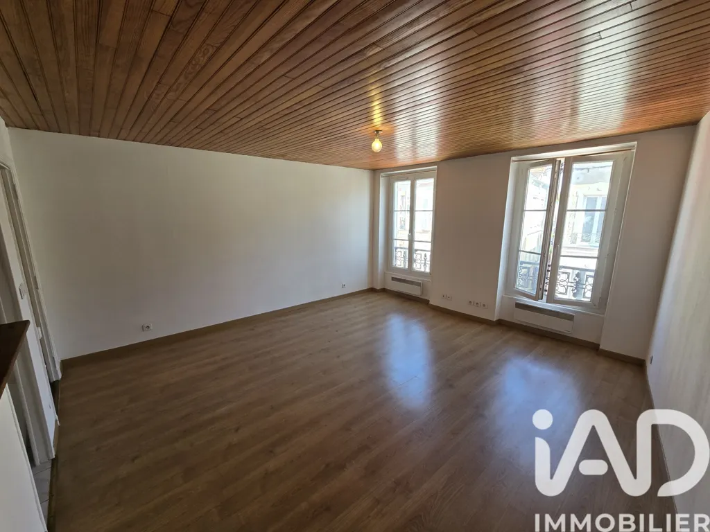 Toad - Charming 2-Bedroom Apartment in Coulommiers