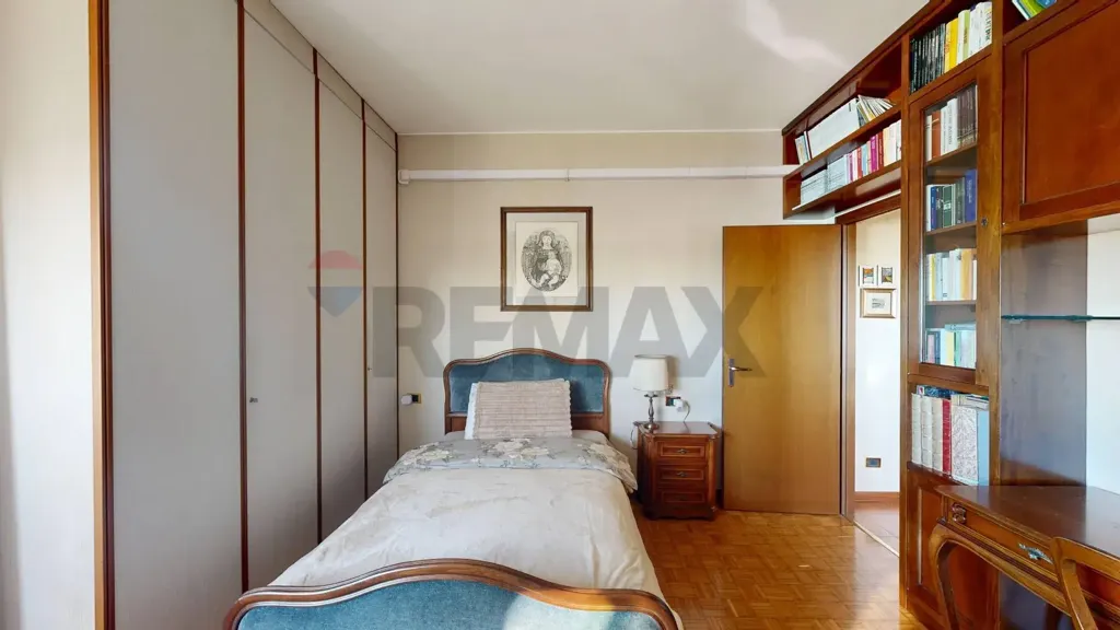 Chambres - Four-Bedroom Apartment with Balcony in Milan