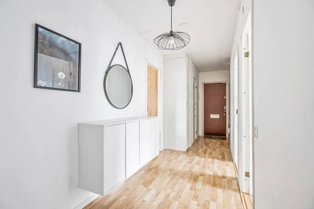 Entrée - Four-Room Apartment with Balcony in Högaholm