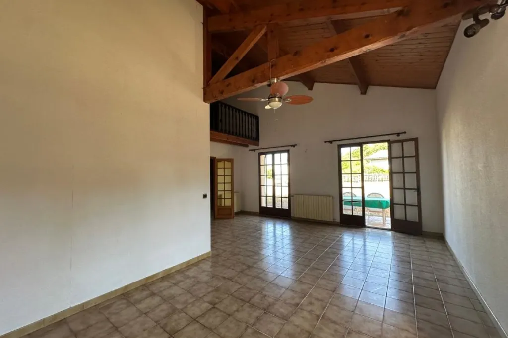 Elutuba - Spacious Family House with Garden in Préchac