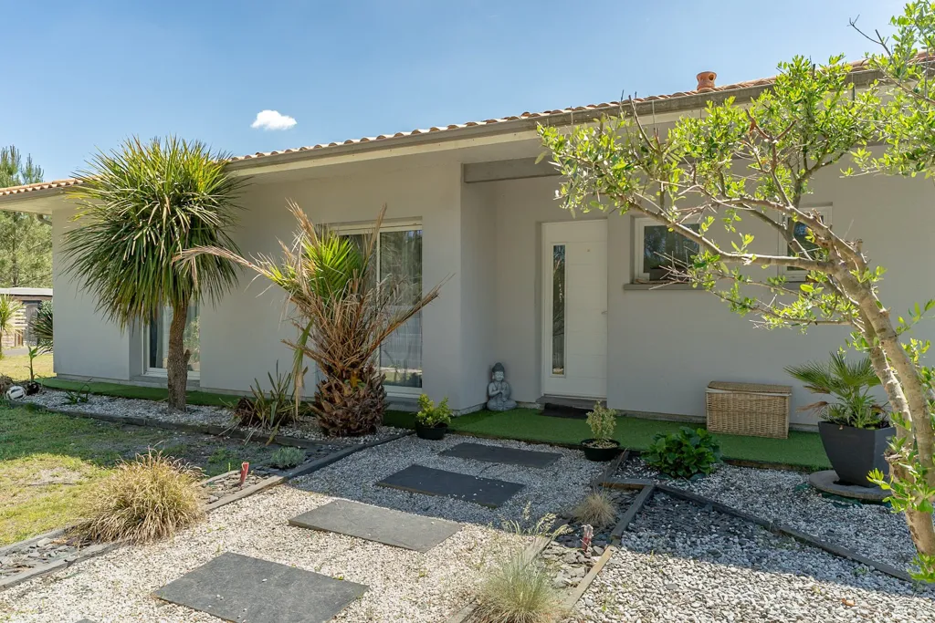 Extérieur - Maison au Calme avec Piscine à Le Barp