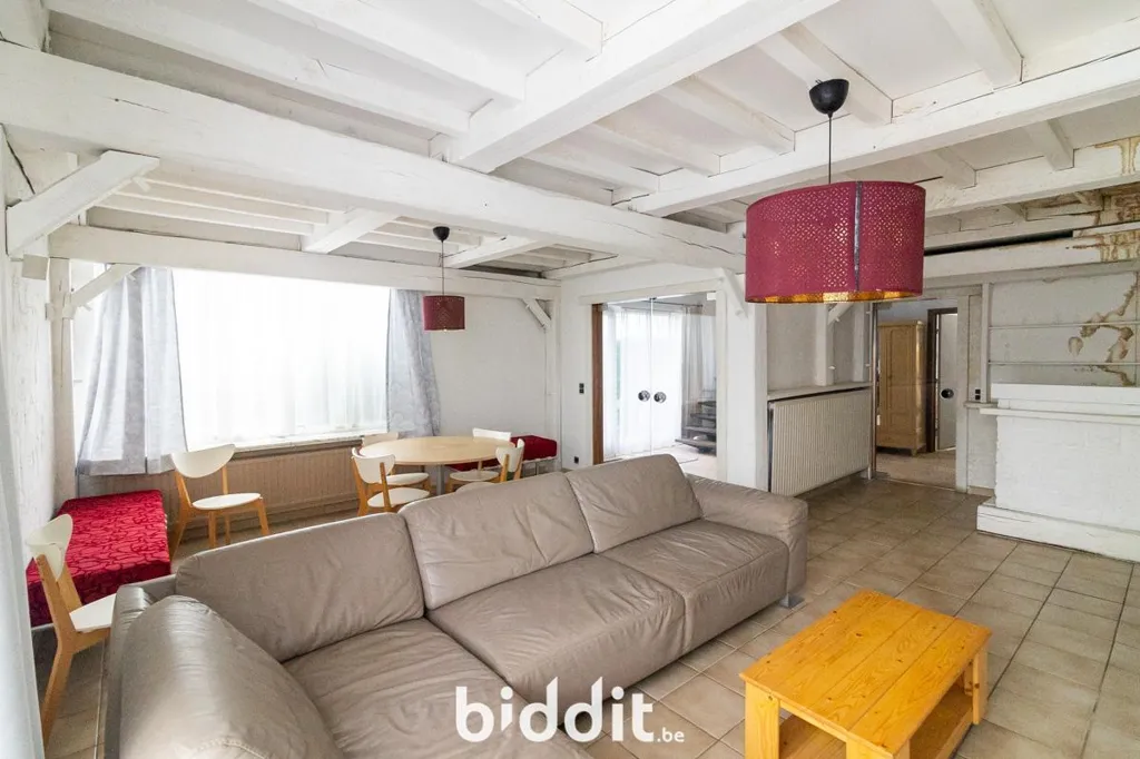 Elutuba - Renovatable House with Garage in Hasselt