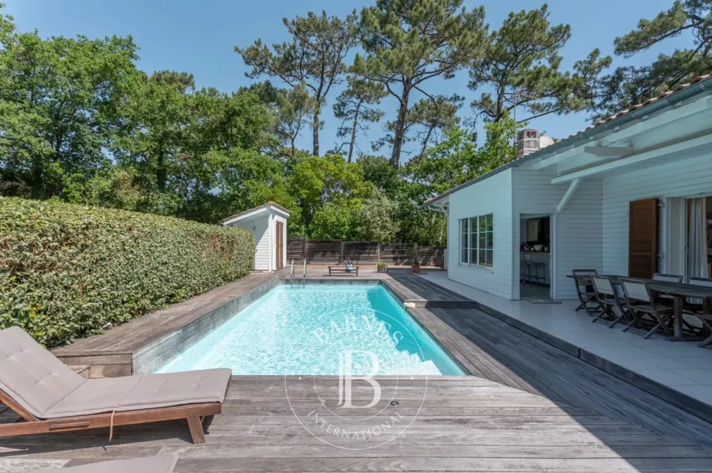 Pool - Forest-Edge House with Pool near Arcachon