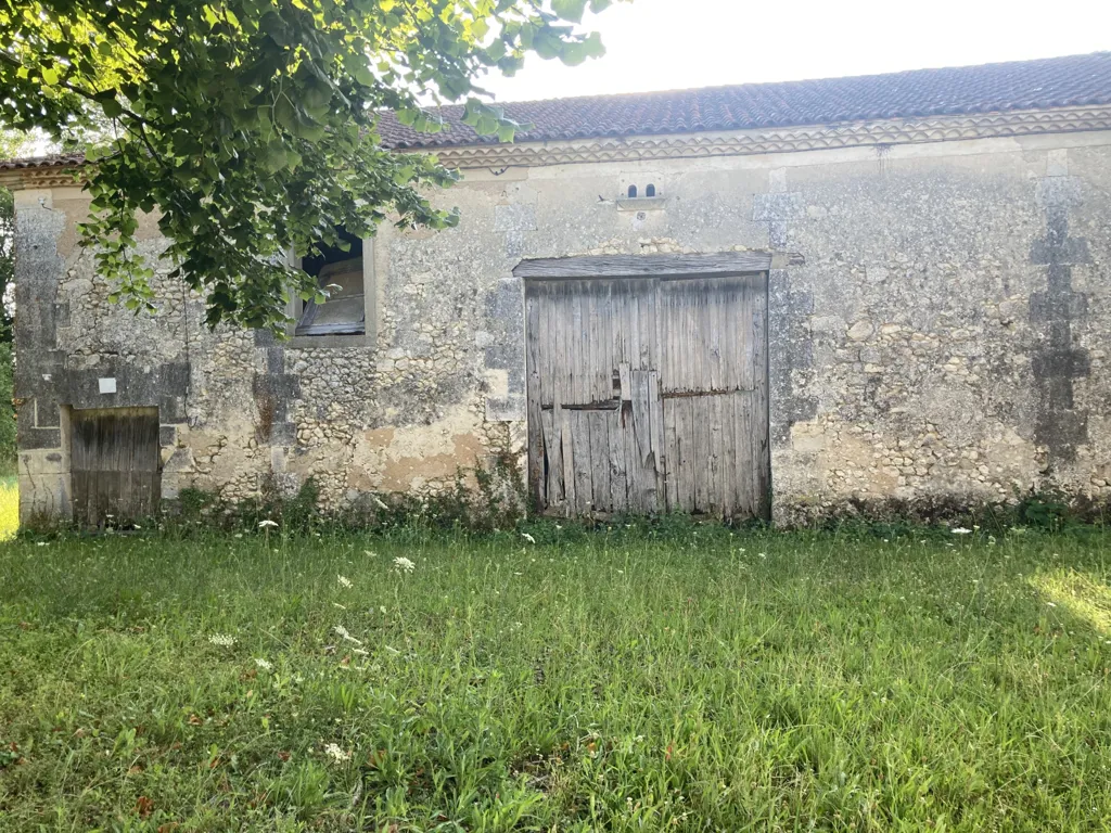 Välivaade - Restoration Project with Barn in Saint-Méard-de-Drône