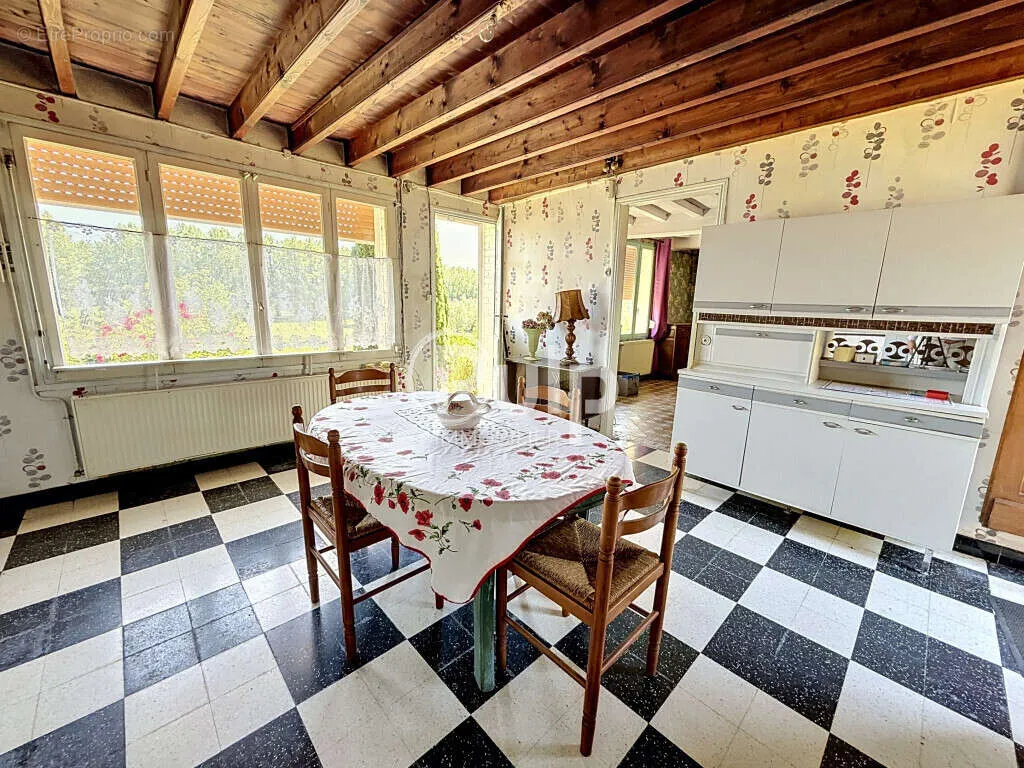 Söögituba - Farmhouse with Barns on 8,600m² in Countryside