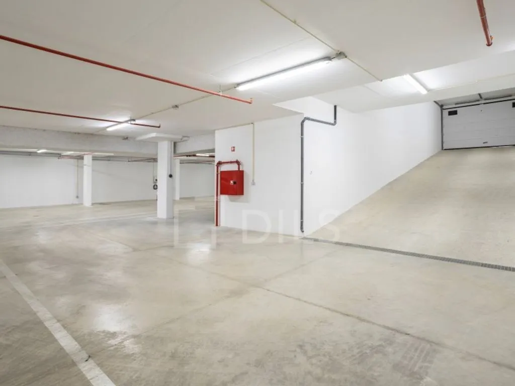 Garage - Luxury Flat with Balcony in Faro