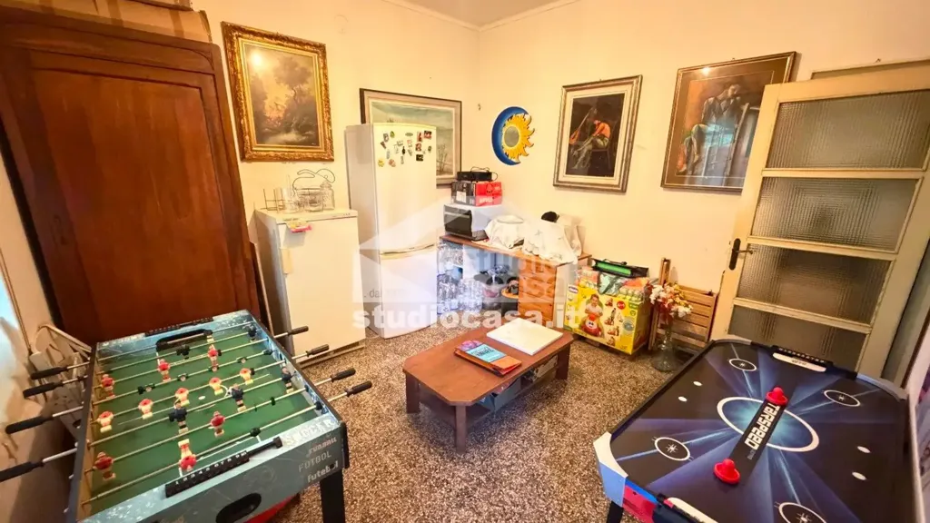 Pièces - Villa with Three Apartments in Crema