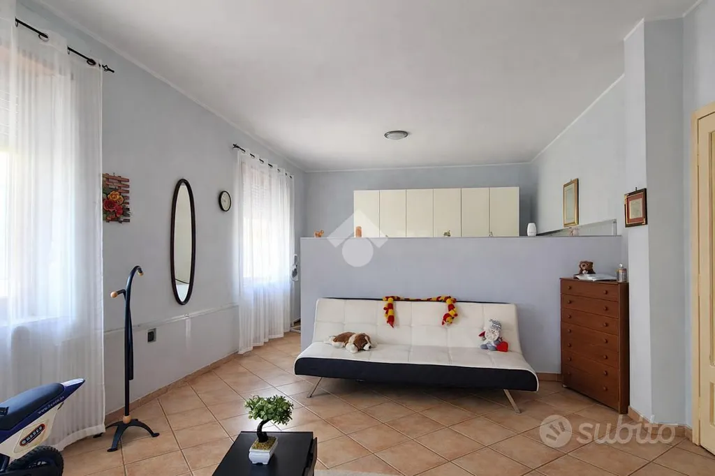 Séjour - Semi-Detached House with Courtyard in Bra
