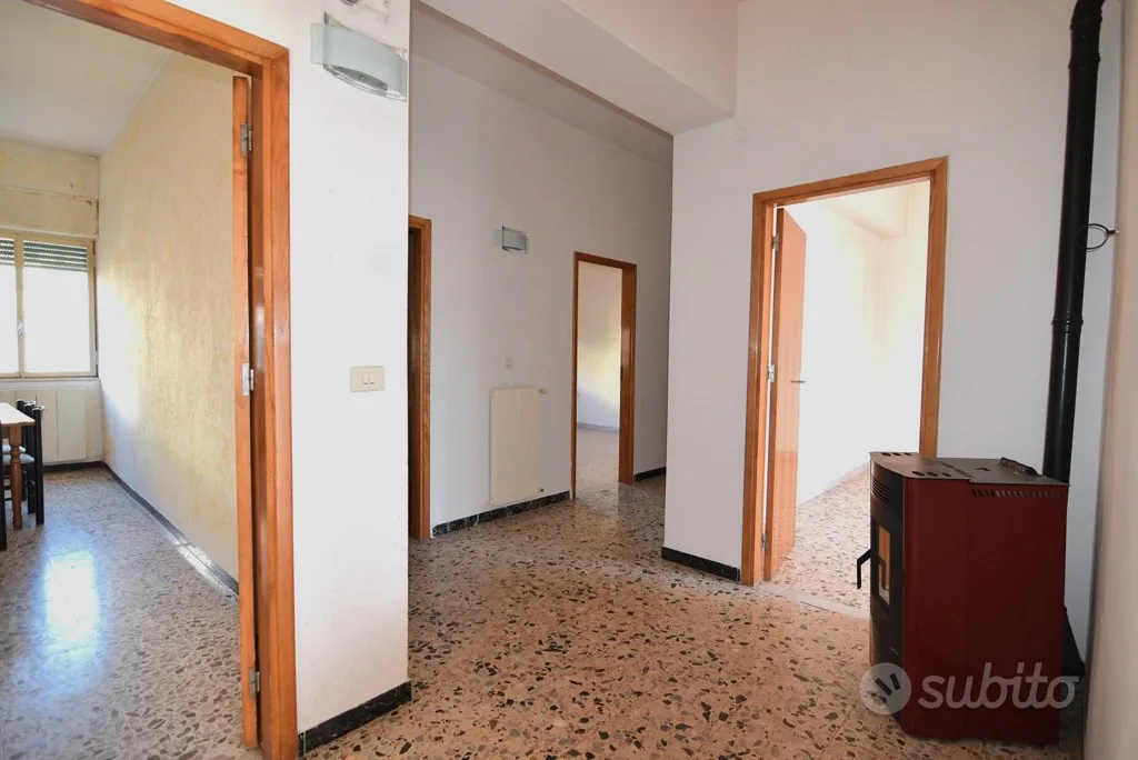 Entrée - Spacious First-Floor Apartment in Sertinu, Macomer