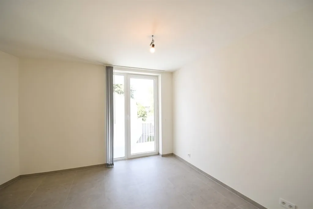 Toad - Modern Apartment with Terrace in Stekene