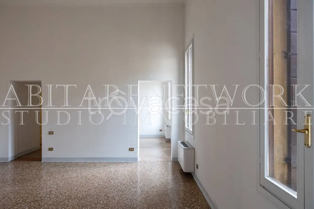 Ingresso - Historic Apartment with Courtyard View in Padua