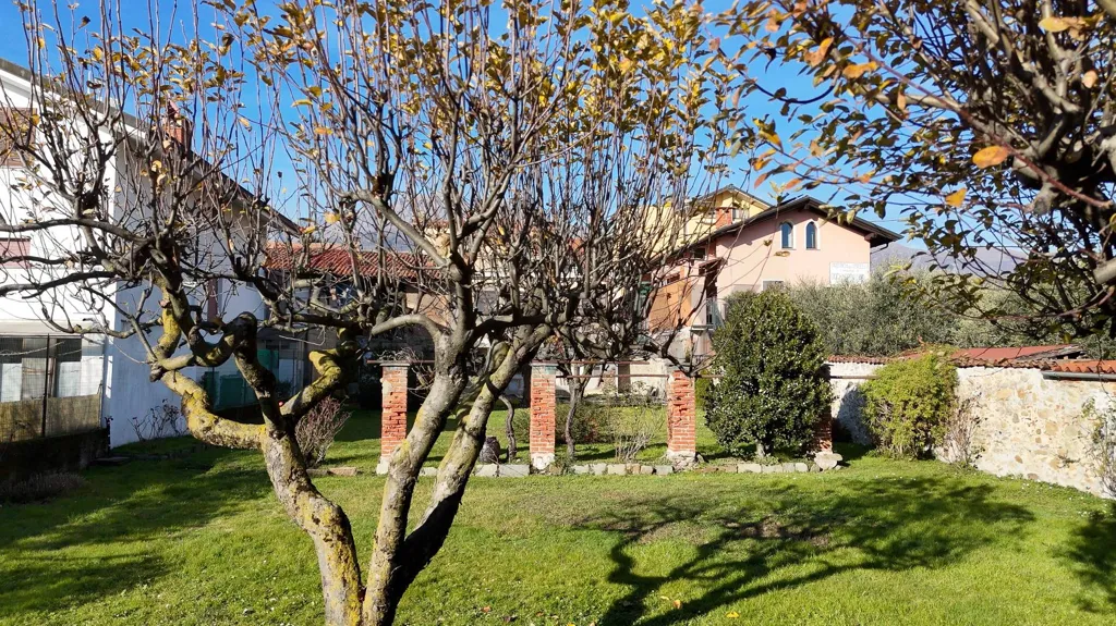 Jardin - Triplex Villa with Garden in Occhieppo Superiore