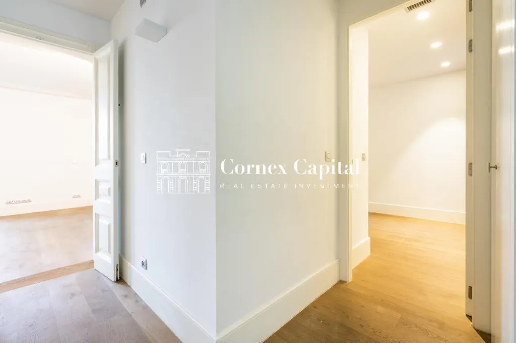 Hallway - Penthouse-Duplex with Terrace in Eixample, Barcelona
