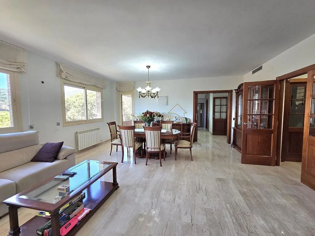 Söögituba - Luxury House with Pool in Cabrils, Catalonia
