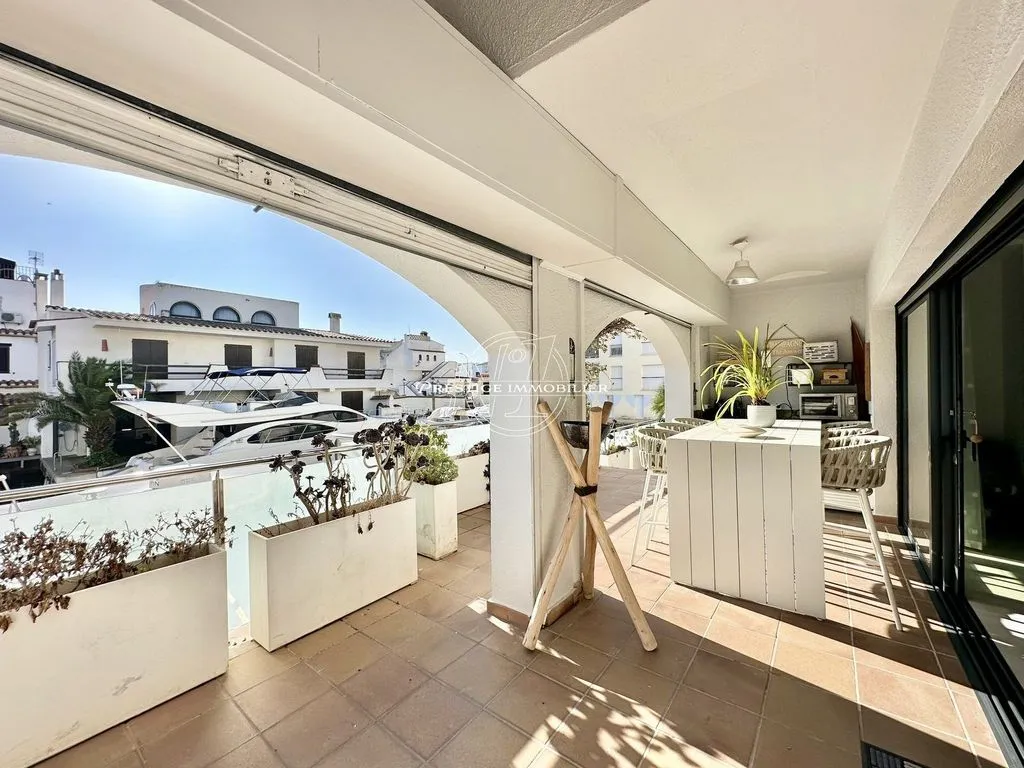 Terrass - Southwest-Facing Villa with Pool in Castelló d'Empúries