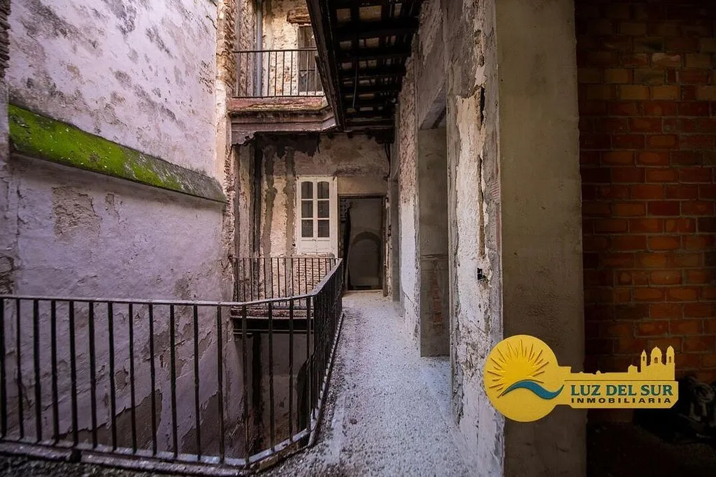 Giardino - Character Flat with Balcony in Alameda