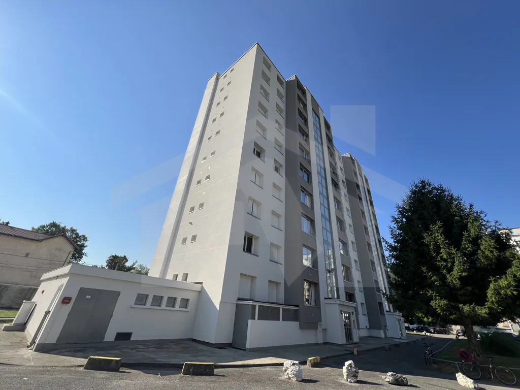 Extérieur - Appartement 2P+C avec Parking à Fontaine