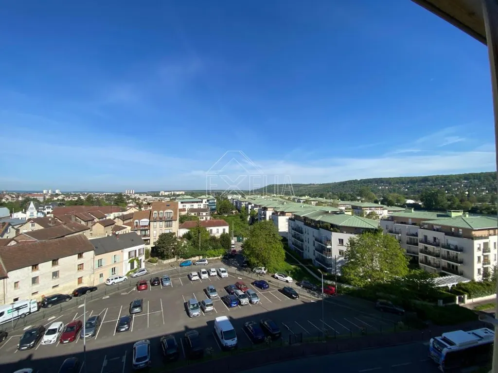 Rõdu - Flat with Seine View in Mantes Sector