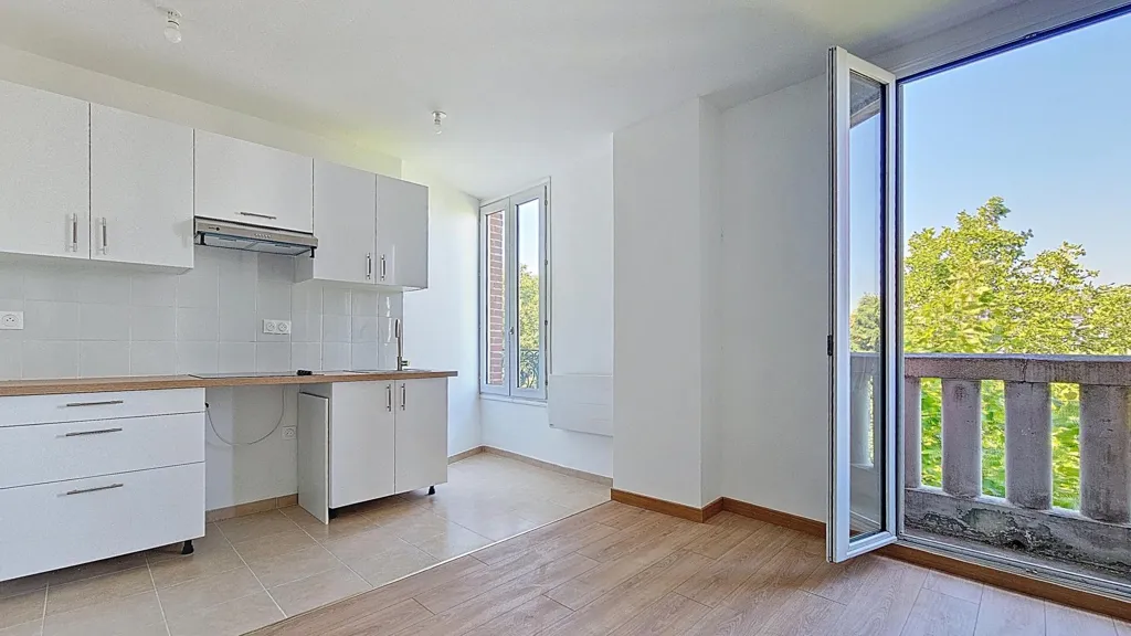 Cuisine - Appartement Rénové au Dernier Étage à Les Lilas