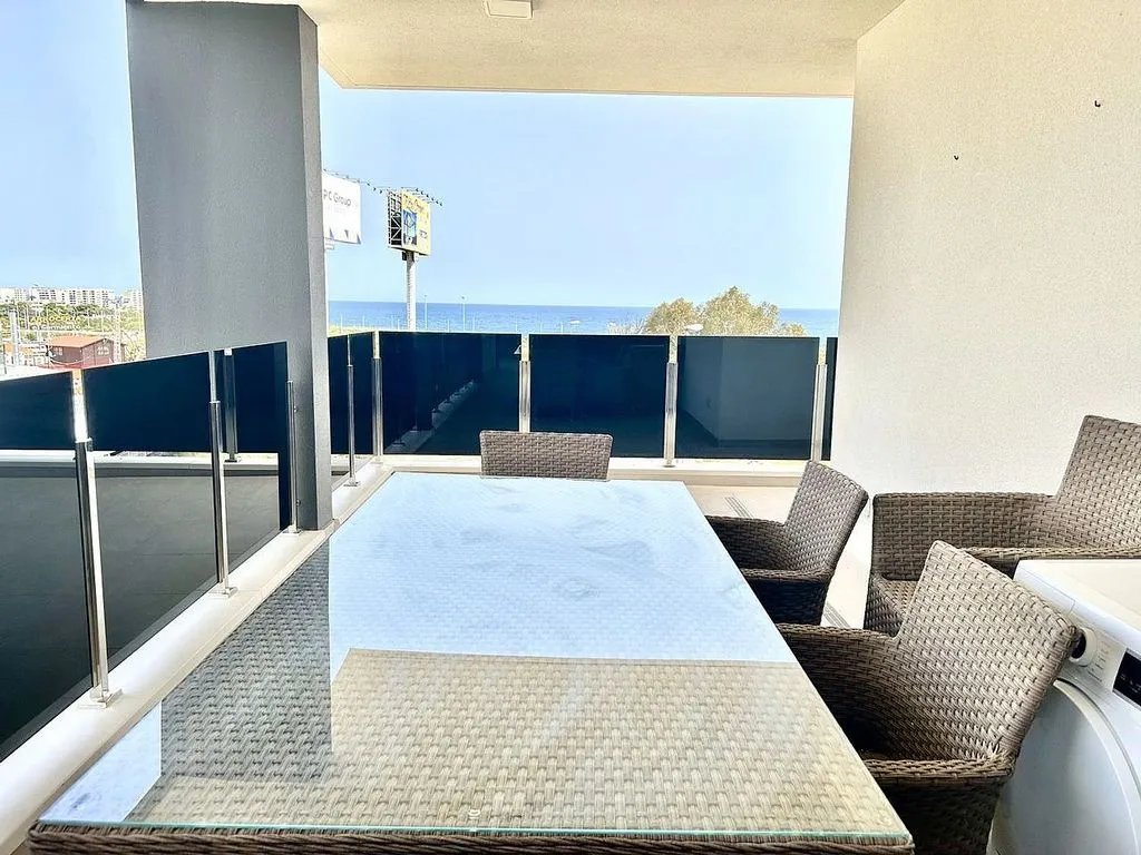 Rõdu - 3-Bed Flat with Pool in Playa Flamenca