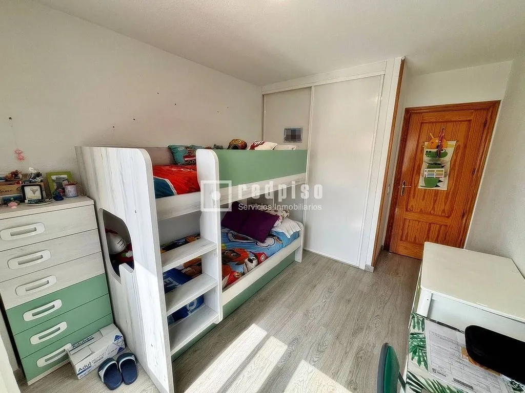 Magamistoad - Semi-detached House with Garage in Alovera