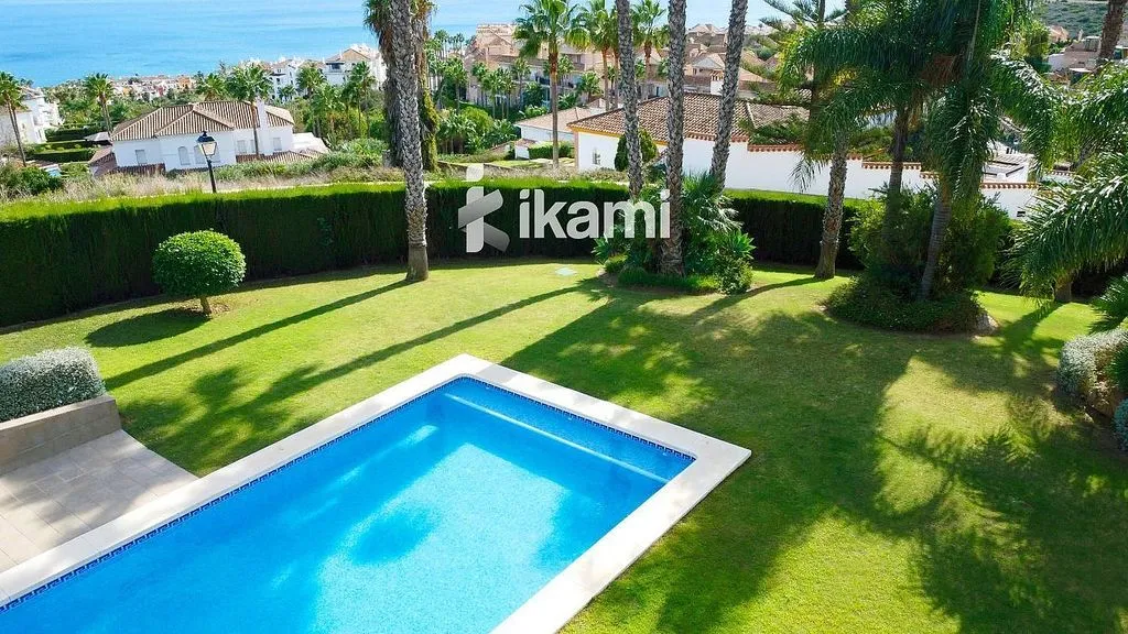 Bassein - Chalet with Pool in La Alcaidesa, La Línea de la Concepción