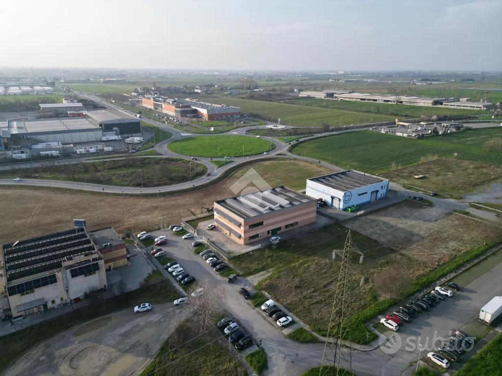 Urbanised Land with Edificable Space in Bassano Bresciano
