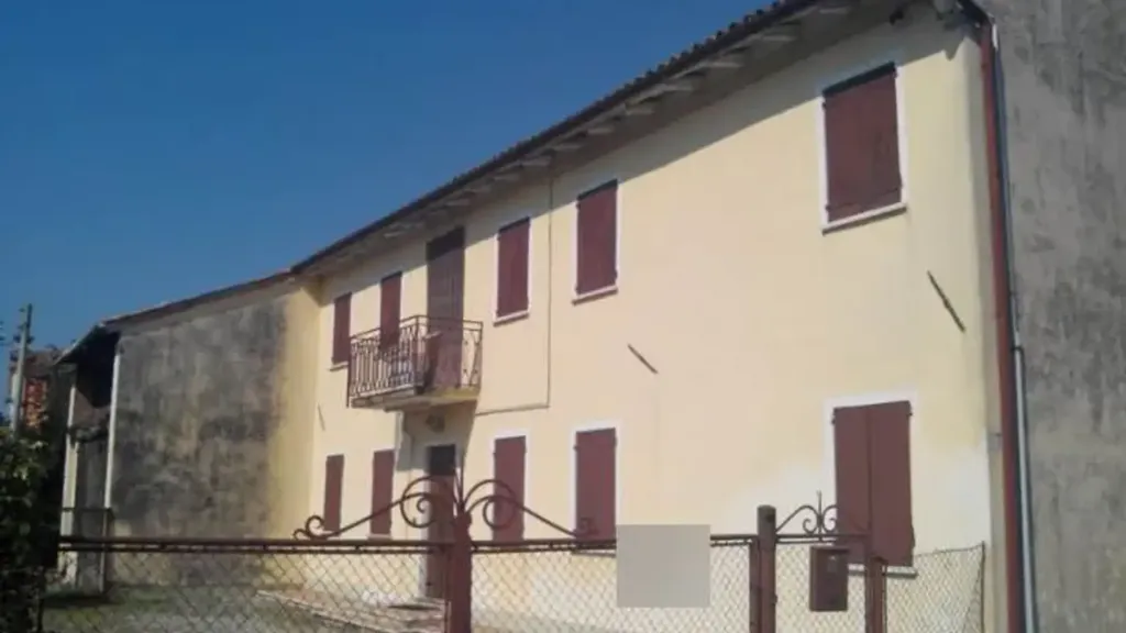 Exterior - Rustic Property with Barn in Montebelluna