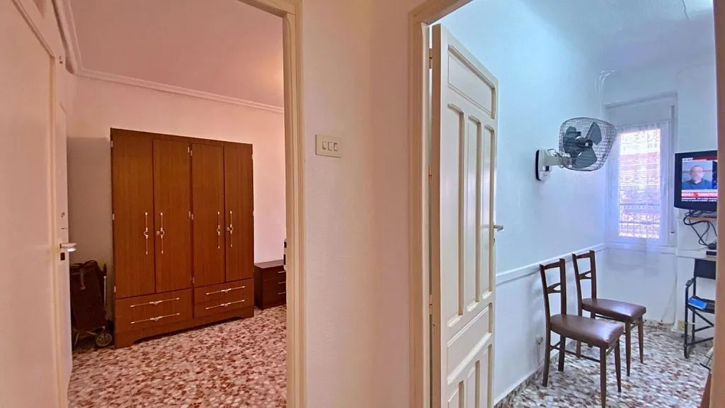Chambres - Reformed Adosado with Chimney in Abarán
