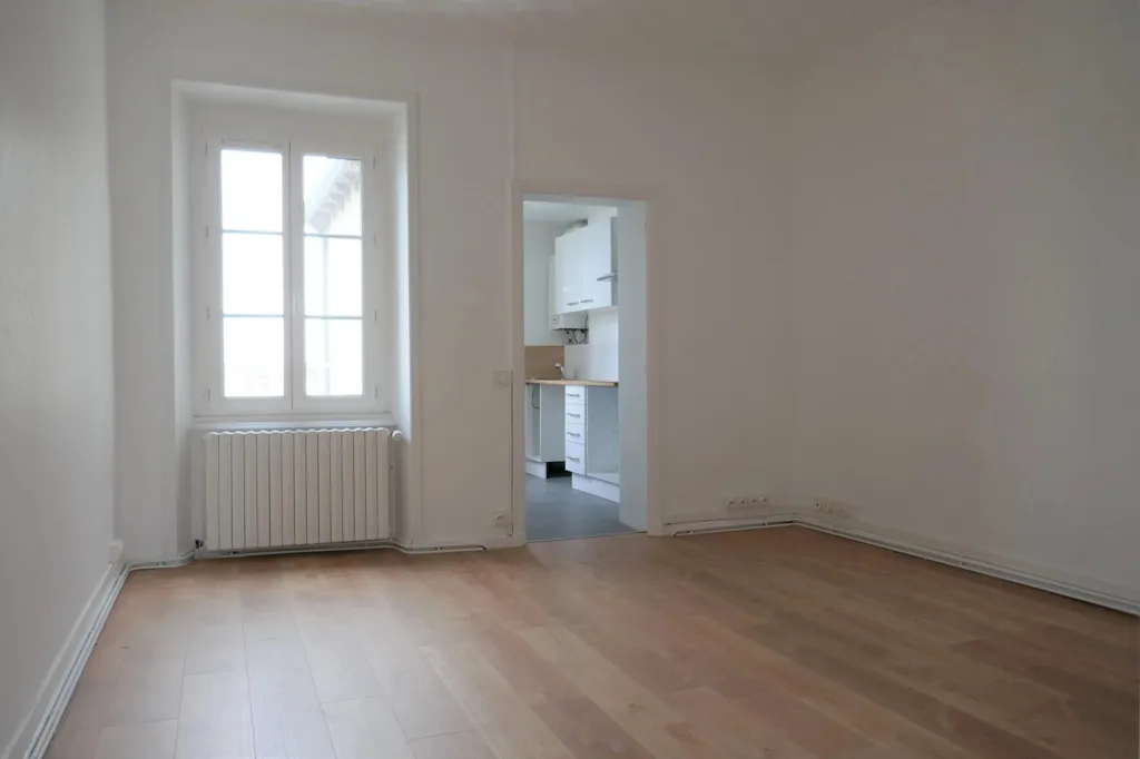 Stanze - 3-Bed Apartment with Private Garden in St Brieuc