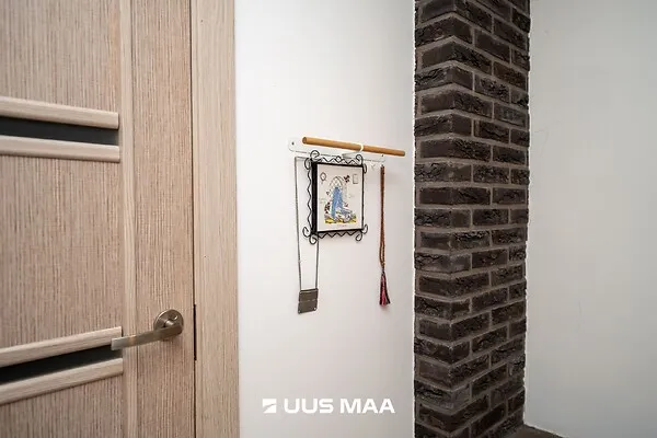 hallway_entrance
