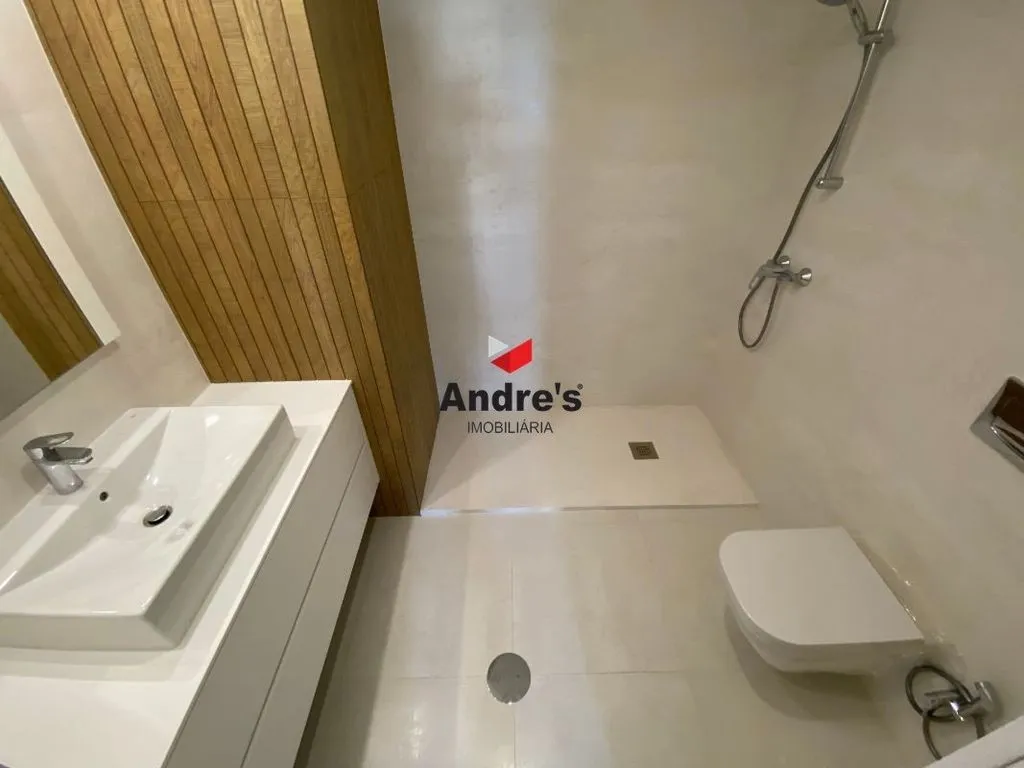 Vannitoad - Remodelled Flat with Elevator in Boavista, Porto