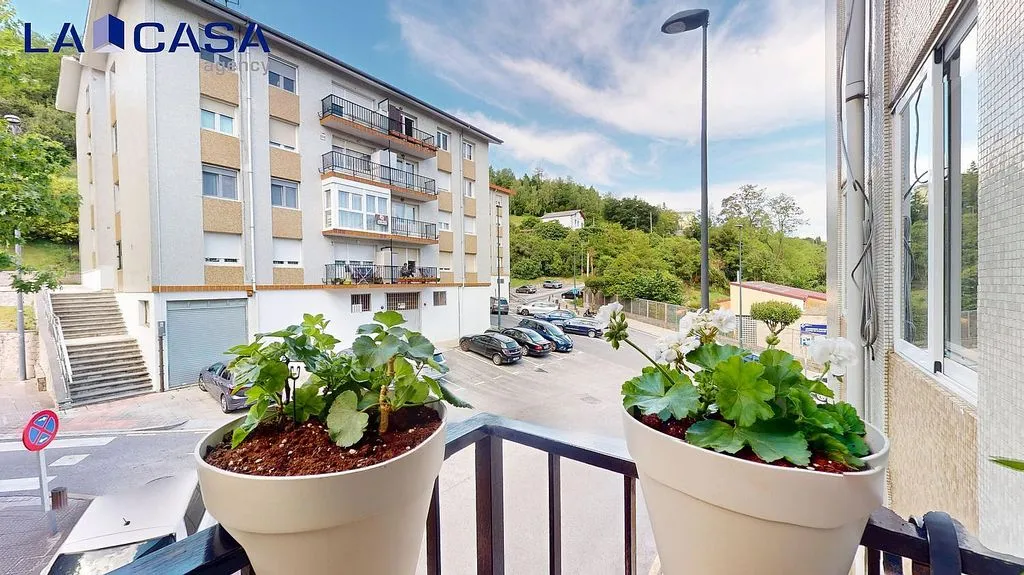 Rõdu - Apartment with Balcony in Arangoiti
