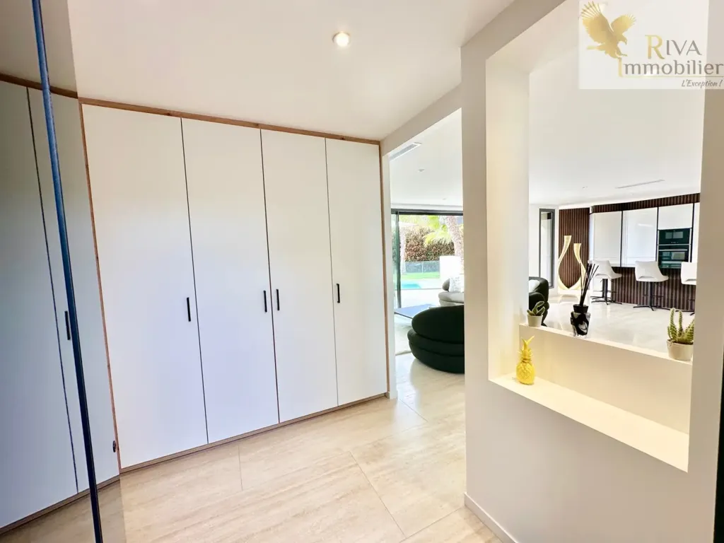 Pièces - Villa avec piscine et jardin à Sanary-sur-Mer
